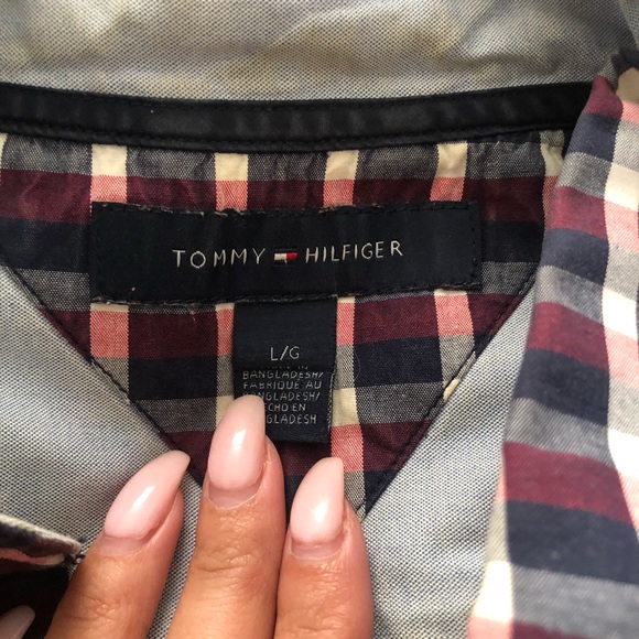 Men’s Tommy Hilfiger Plaid Button Down - Picture 2 of 4
